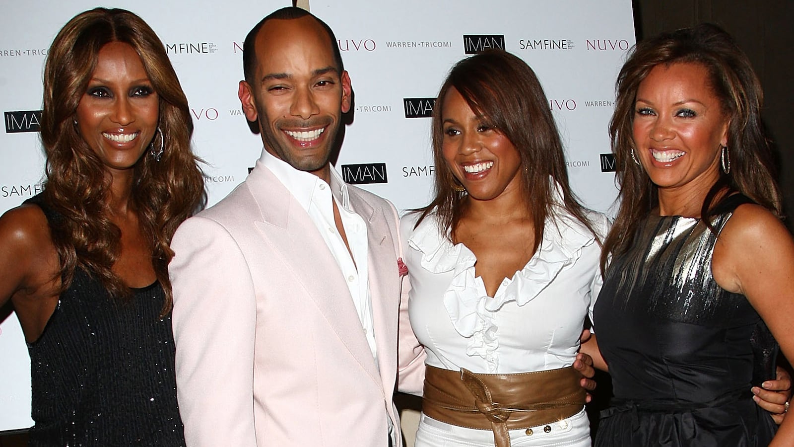 articles/2013/03/02/famed-makeup-artist-sam-fine-debuts-his-own-cosmetics-line/130227-sam-fine-samuels-tease_b6xlxc