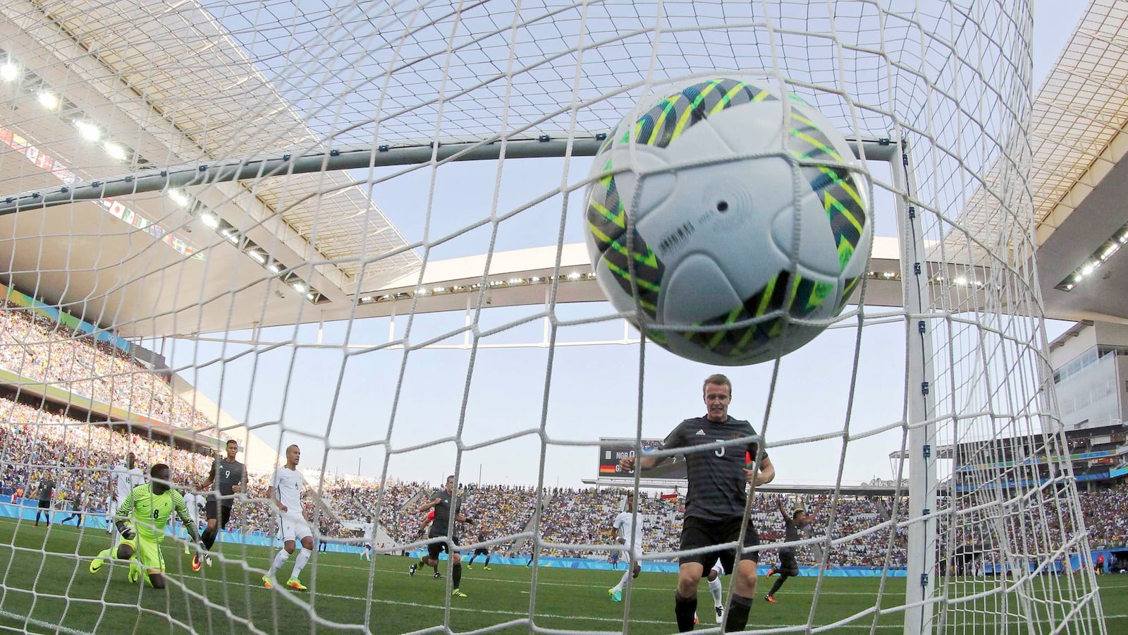 articles/2016/08/20/watch-brazil-go-for-their-first-ever-soccer-gold-in-the-2016-rio-olympics/160819-olympics-soccer-tease_ymt7y6