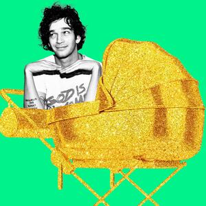 A photo including Matty Healy and a Golden Stroller 
