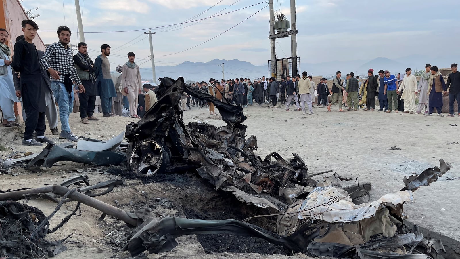 2021-05-08T172849Z_245013143_RC2TBN9SIFYJ_RTRMADP_3_AFGHANISTAN-BLAST_mcklj8