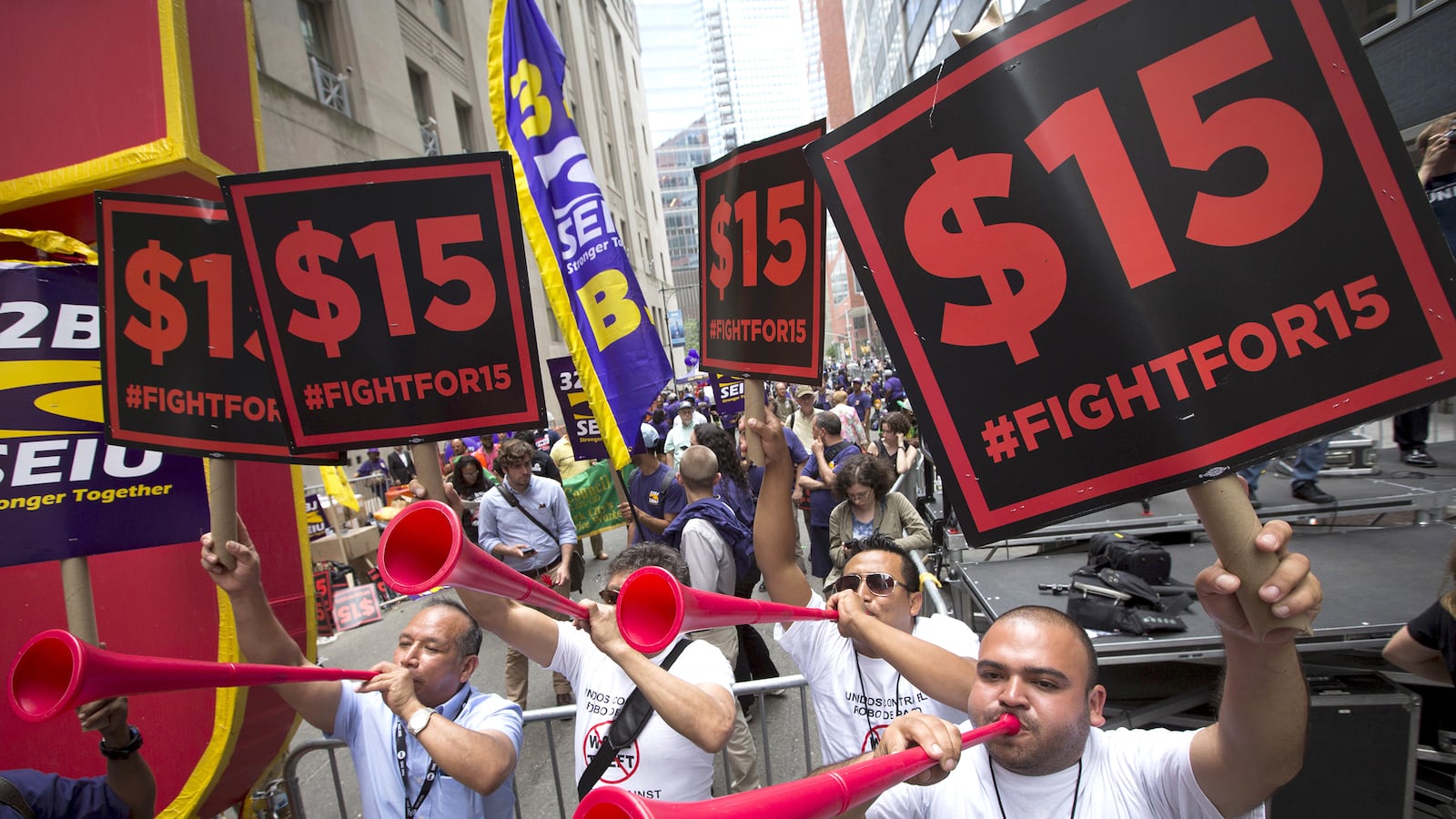 articles/2016/01/01/what-you-missed-while-you-were-trumping/151231-cox-trumping-tease_mqda6e