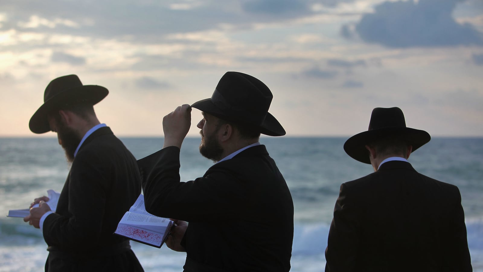 articles/2014/09/24/jews-and-non-jews-need-to-repent-for-the-crimes-of-the-u-s-and-israel/140923-lerner-jewish-tease_zcblte