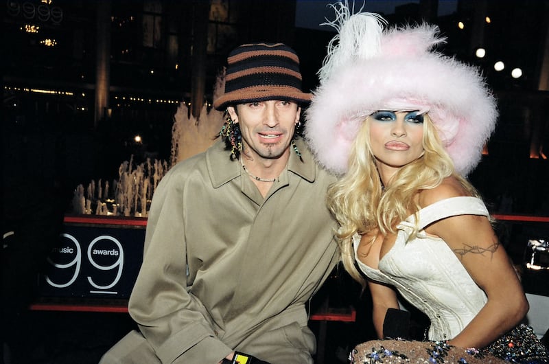 Tommy Lee and Pamela Anderson during the 1999 MTV Music Awards Arrivals.