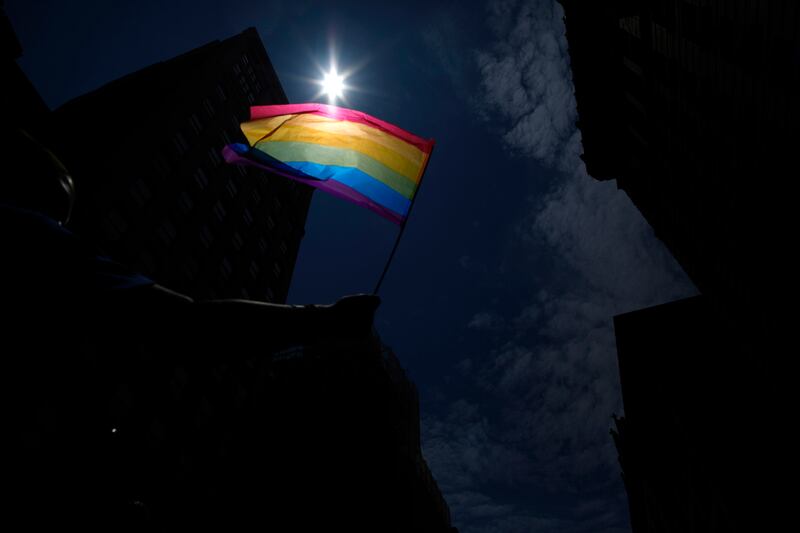 galleries/2013/06/30/celebrate-america-s-gay-pride-parades-photos/130630-pride-parade-02_pzzqhu