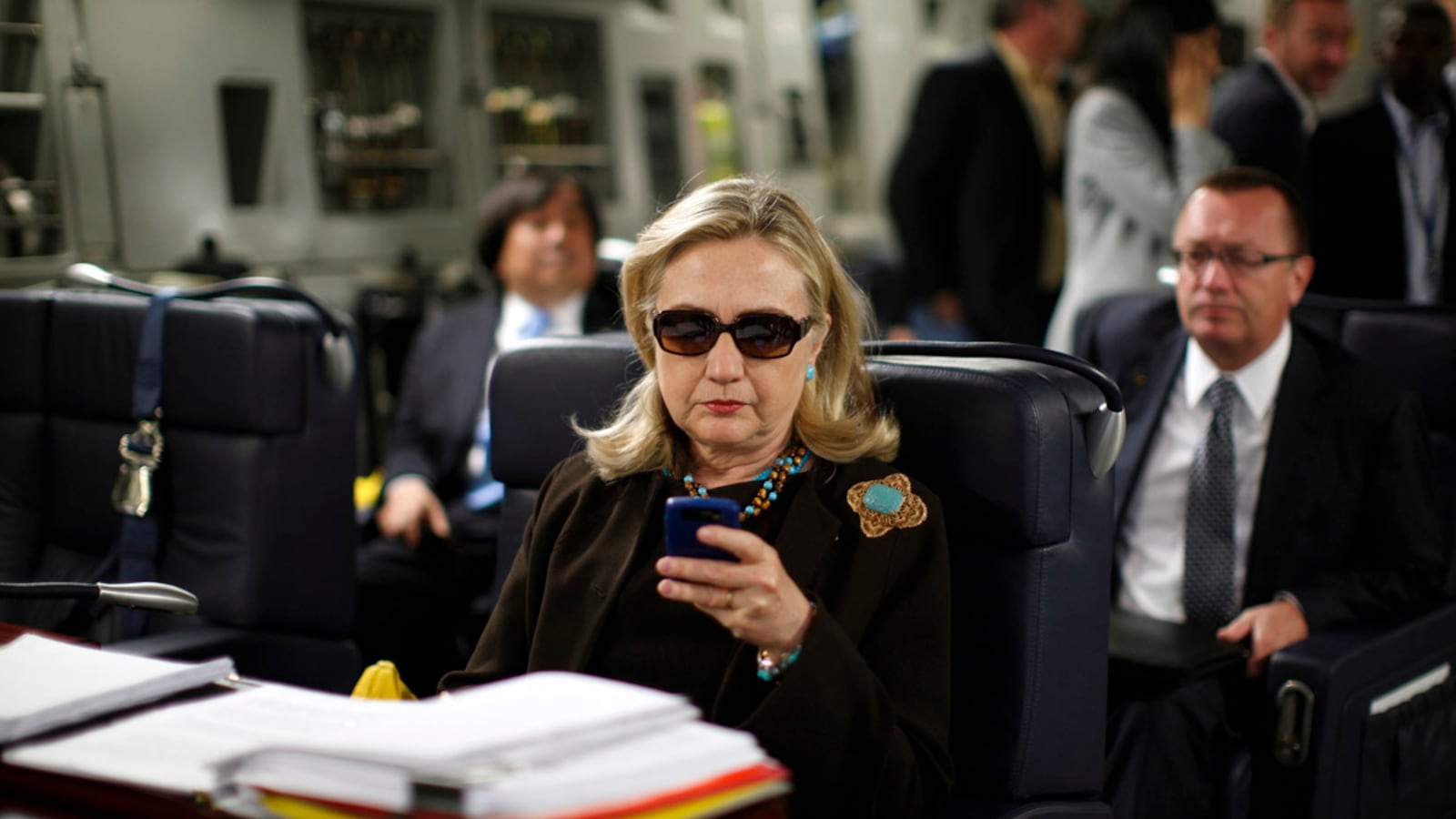 cheats/2016/03/30/report-fbi-to-interview-clinton/160317-hillary-email-cheat_w5qqzm