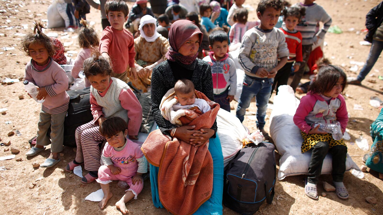 articles/2017/02/25/fleeing-war-the-things-they-carried/170225-dickey-carried-refugees-tease_g0crqo