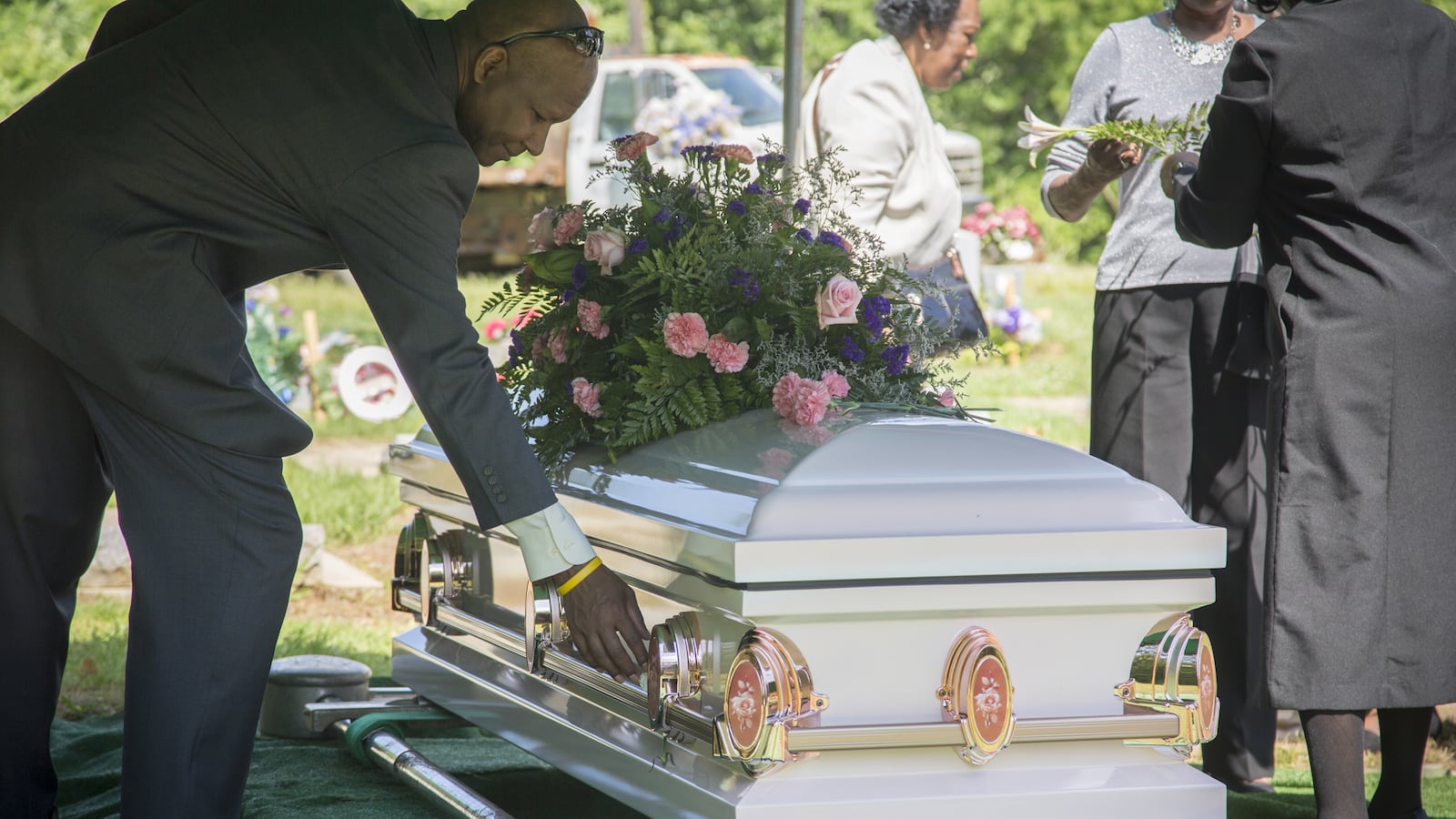 articles/2016/05/23/miss-susie-goes-home-the-incredible-final-ride-of-america-s-oldest-woman/160522-barton-miss-susie-tease_kdwxem