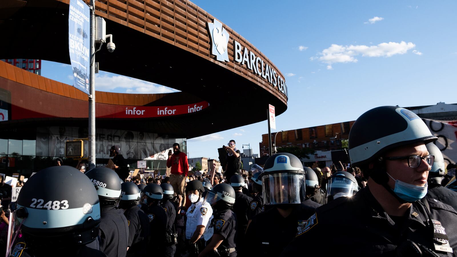 2020-06-01T000000Z_816080477_RC200H944YIQ_RTRMADP_3_MINNEAPOLIS-POLICE-PROTESTS-NEW-YORK_k4esqz