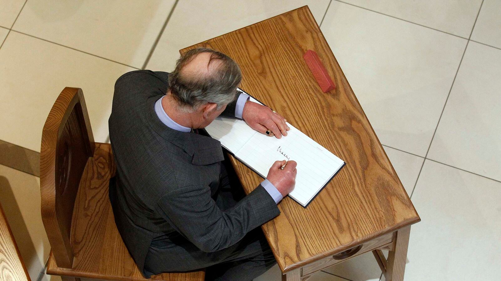 articles/2015/04/03/charles-s-secret-numerology-beliefs/150326-prince-charles-letters-cheat_uewj8c