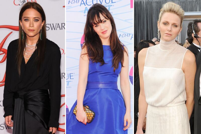 galleries/2012/07/24/zooey-deschanel-at-2012-teen-choice-awards-more-unhappy-red-carpet-faces-photos/unhappy-red-carpet-teaser_npoqds