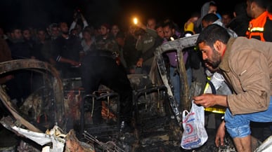 cheats/2011/04/02/israel-breaks-ceasefire-with-hamas/israel-airstrike_zknl1s