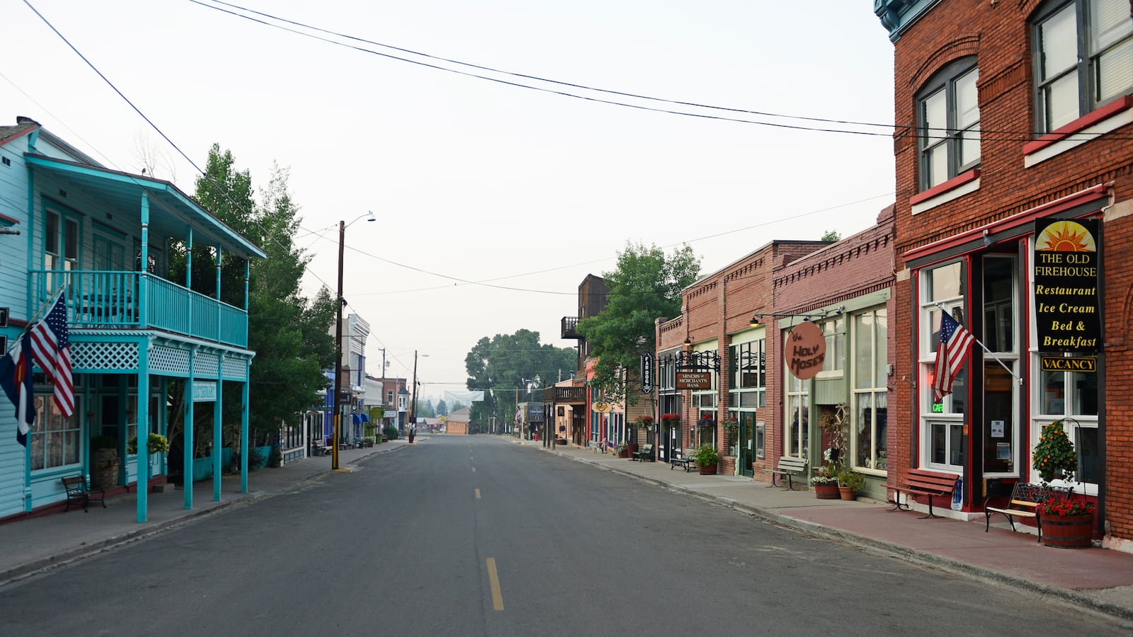 cheats/2013/11/16/ghost-town-for-sale-on-craigslist/131114-weird-cheat-ghost-towns_nqqszg