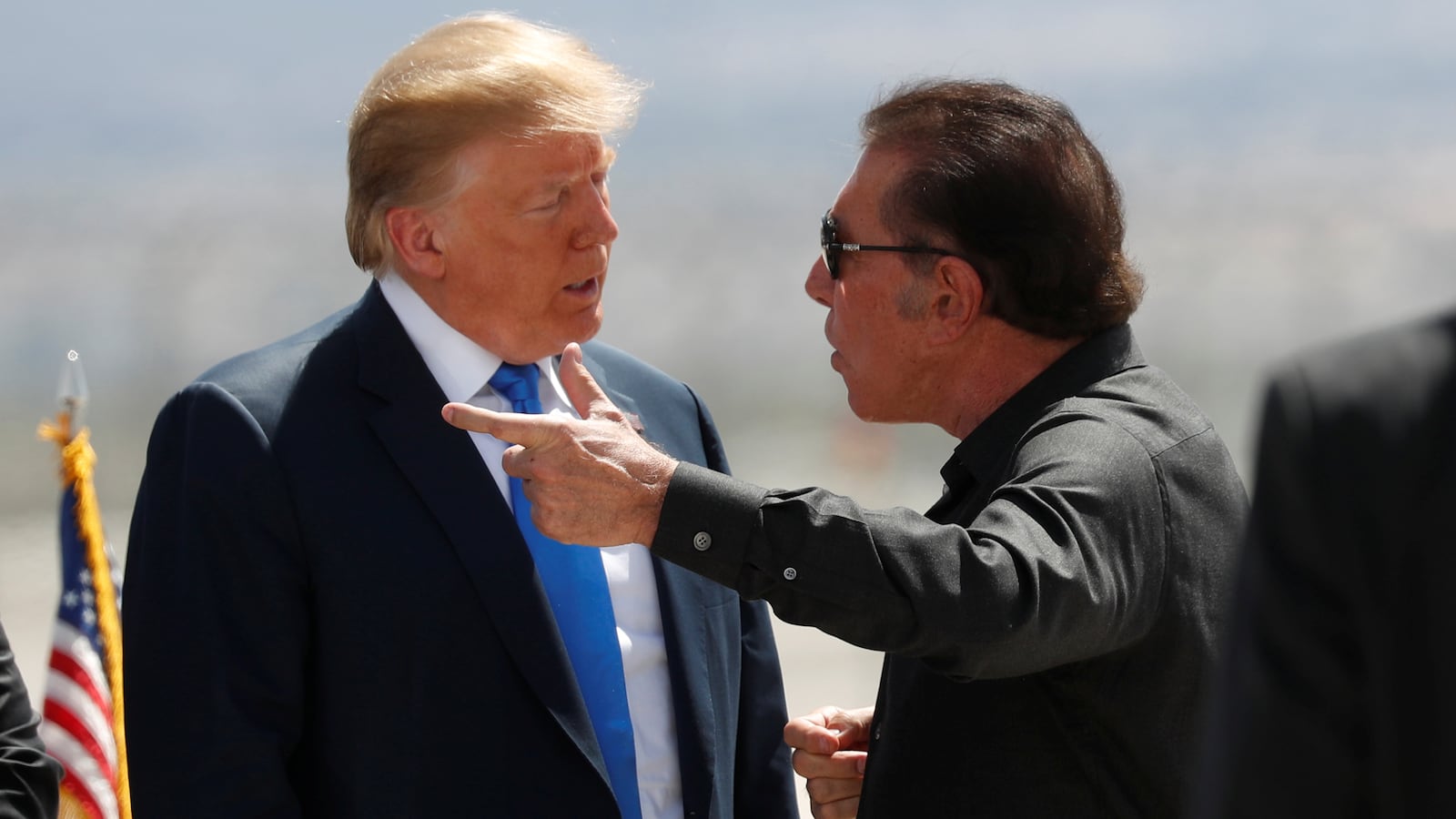 2019-04-06T202219Z_1796916779_RC1A7AD7E660_RTRMADP_3_USA-TRUMP_jl2svh