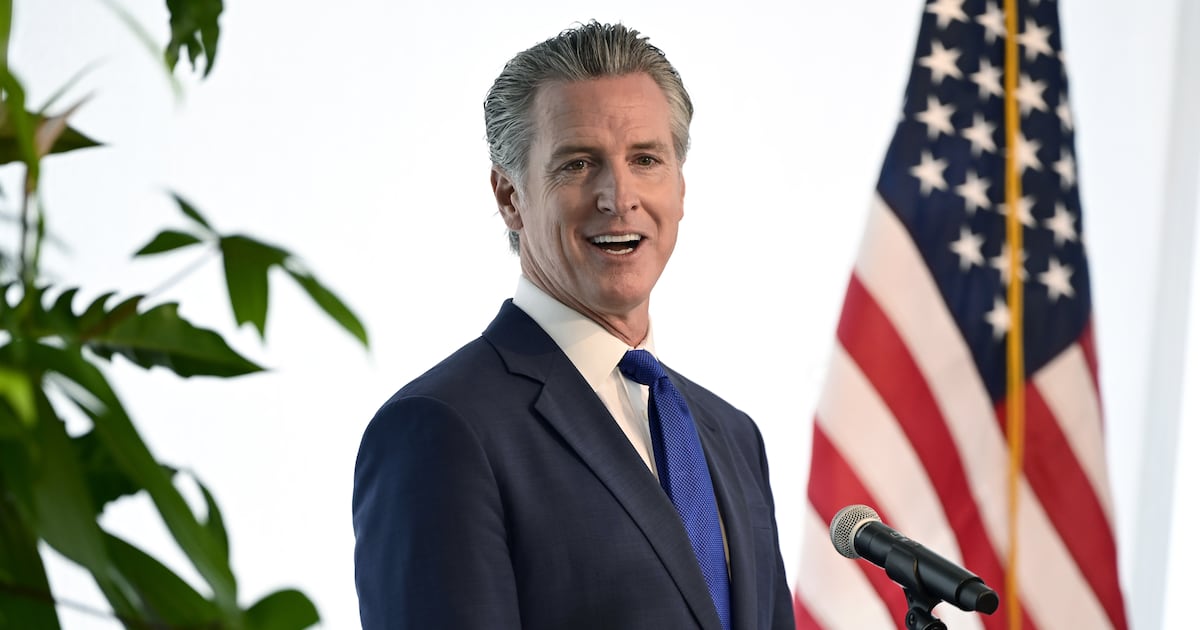Newsom verspottet Fox-Mediziner, der Trumps Gesundheitspolitik unterstützt