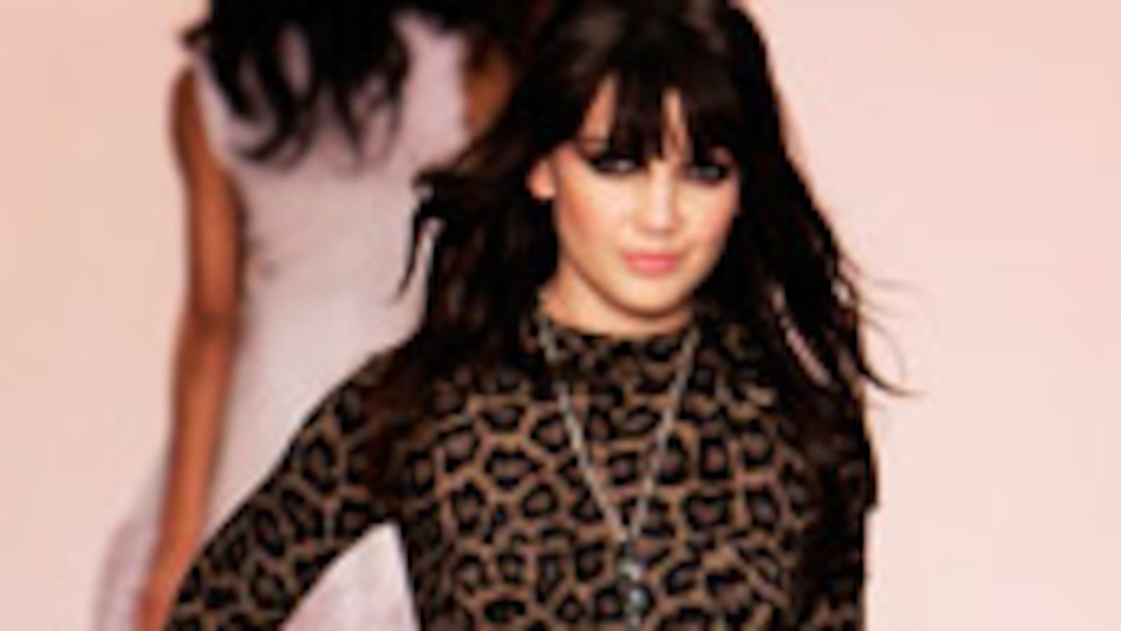 articles/2009/04/22/the-high-life-of-daisy-lowe/gould-simon-daisy-lowe_23298_lmcew9