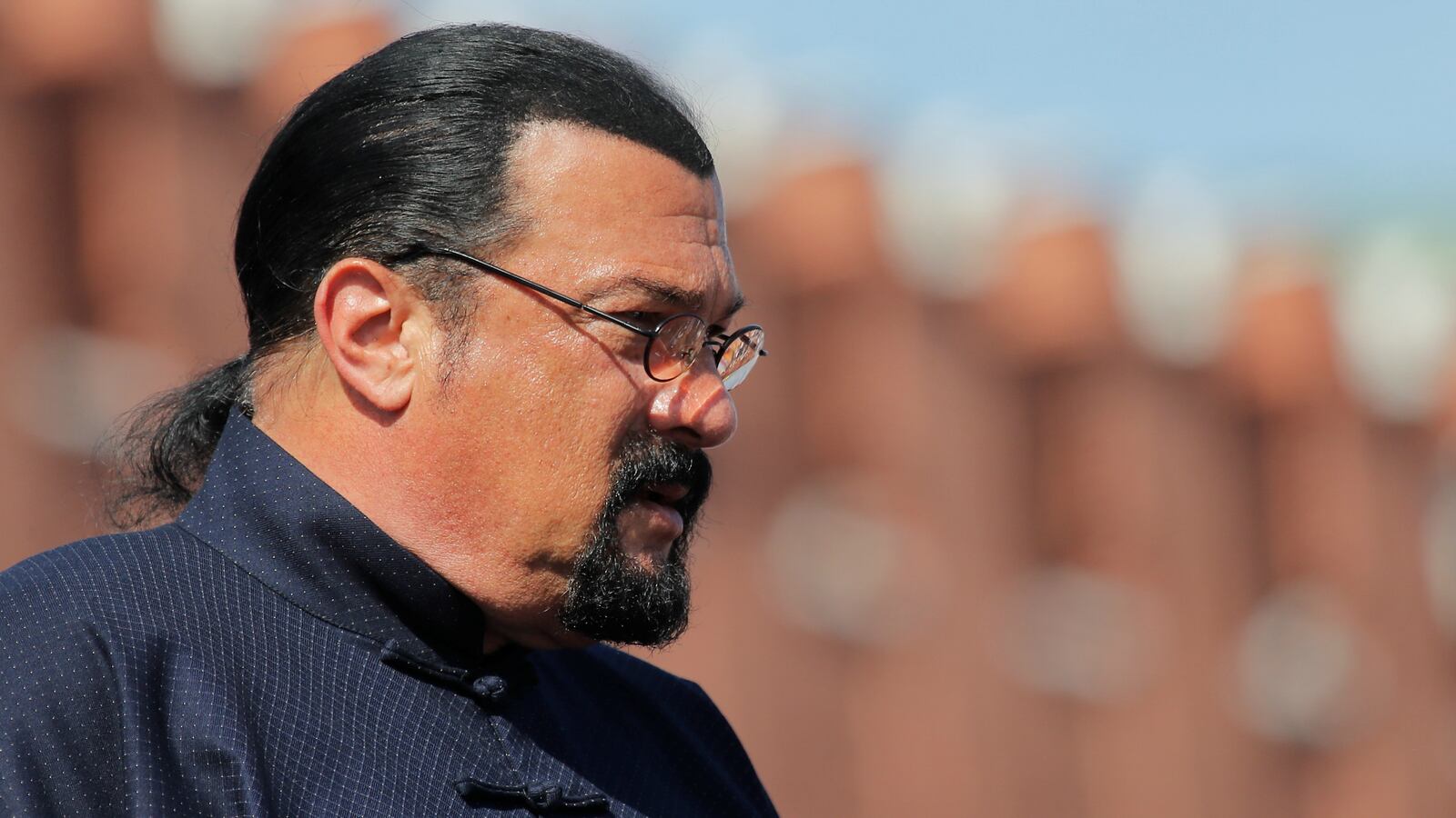 180805-russia-steven-seagal-mid-cheat_fyosva