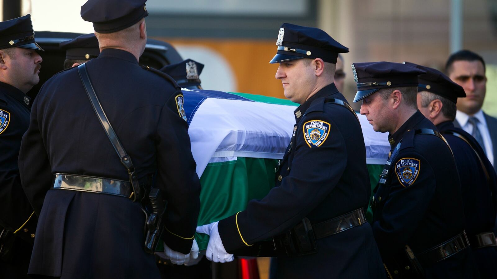 cheats/2014/12/26/mourners-pay-respects-to-slain-nypd-cop/122614-ramos-church-cheat_b2prs5