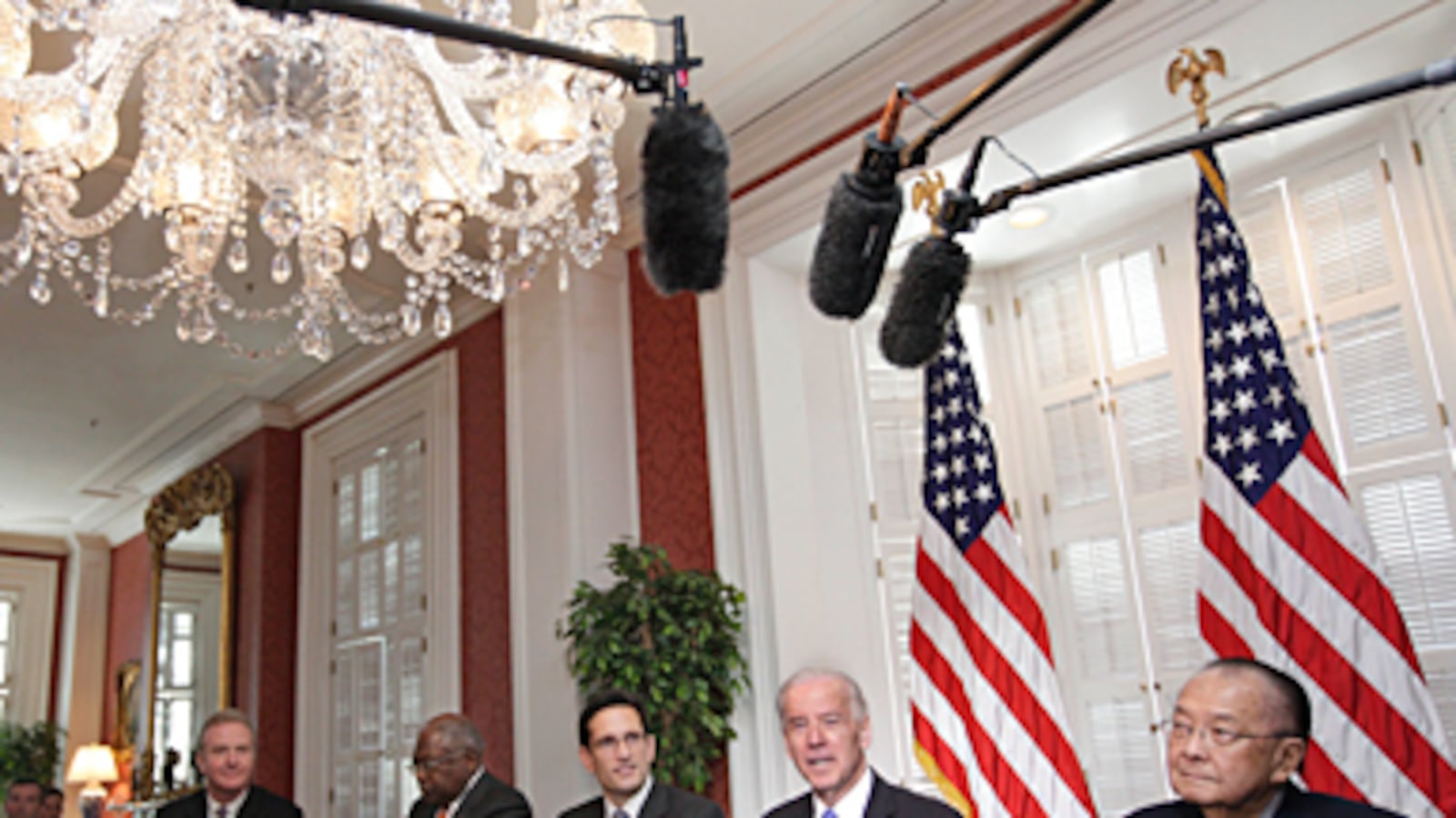 articles/2011/05/08/us-budget-tax-expenditures-our-only-chance-for-a-just-deficit-fix/tomasky-budget_179048_okoszh