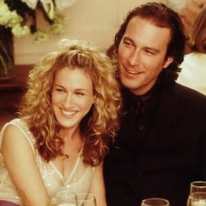 Carrie Bradshaw (Sarah Jessica Parker) and Aidan Shaw (John Corbett) in 'Sex & the City.'