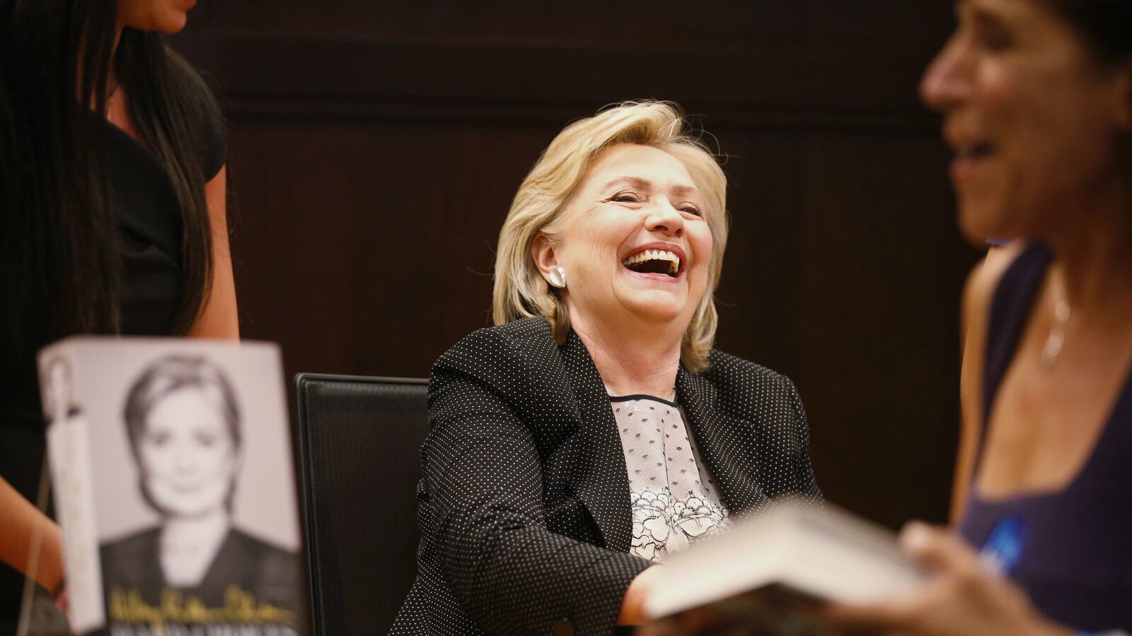 cheats/2015/10/07/clinton-sends-her-book-to-gop-rivals/151006-hillary-clinton-sends-books-to-gop-cheat_ggjwn5