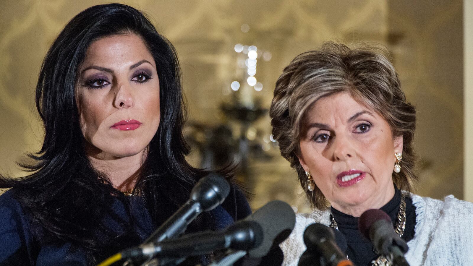 articles/2012/11/21/gloria-allred-enters-petraeus-saga-as-attorney-for-natalie-khawam/gloria-allred-jill-kelley-sister-crocker_avdbwx