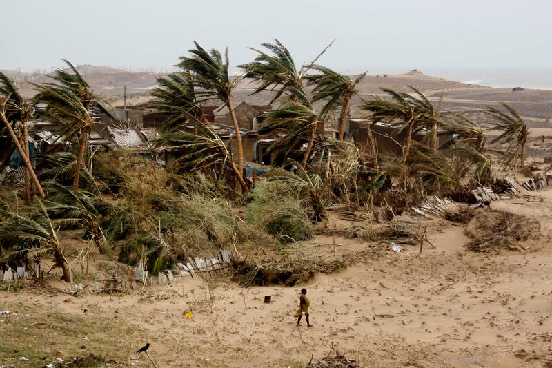 galleries/2013/10/19/the-week-in-photos-october-18-2013/131017-india-storm-wip_ofrgqo