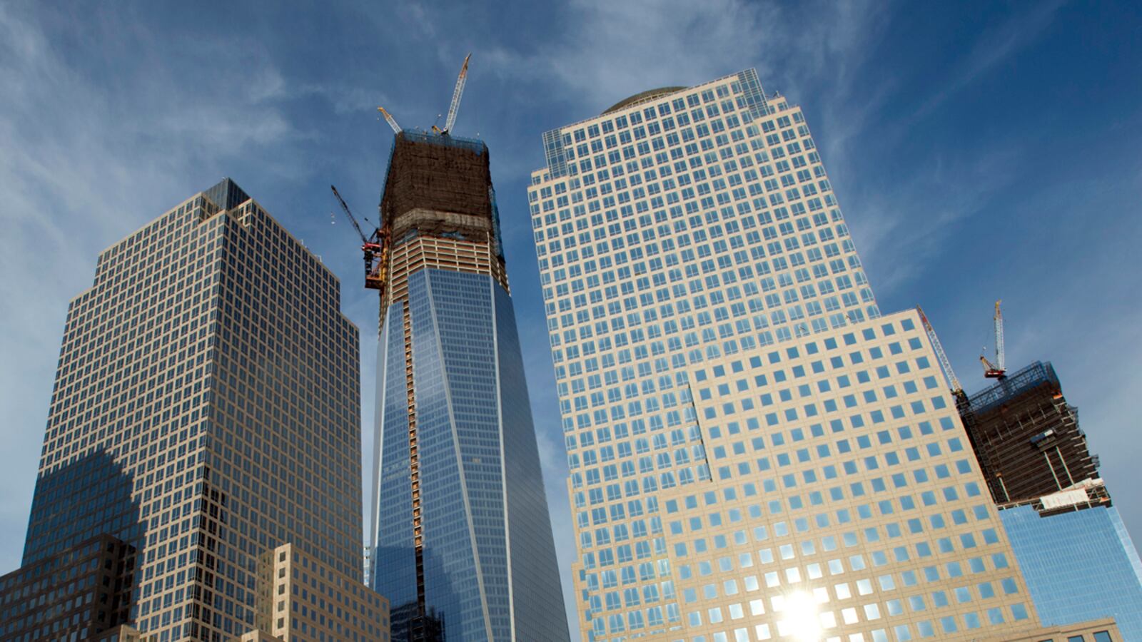 cheats/2012/08/08/fire-breaks-out-at-1-wtc/world-trade-fire-88-cheat_wytdb7