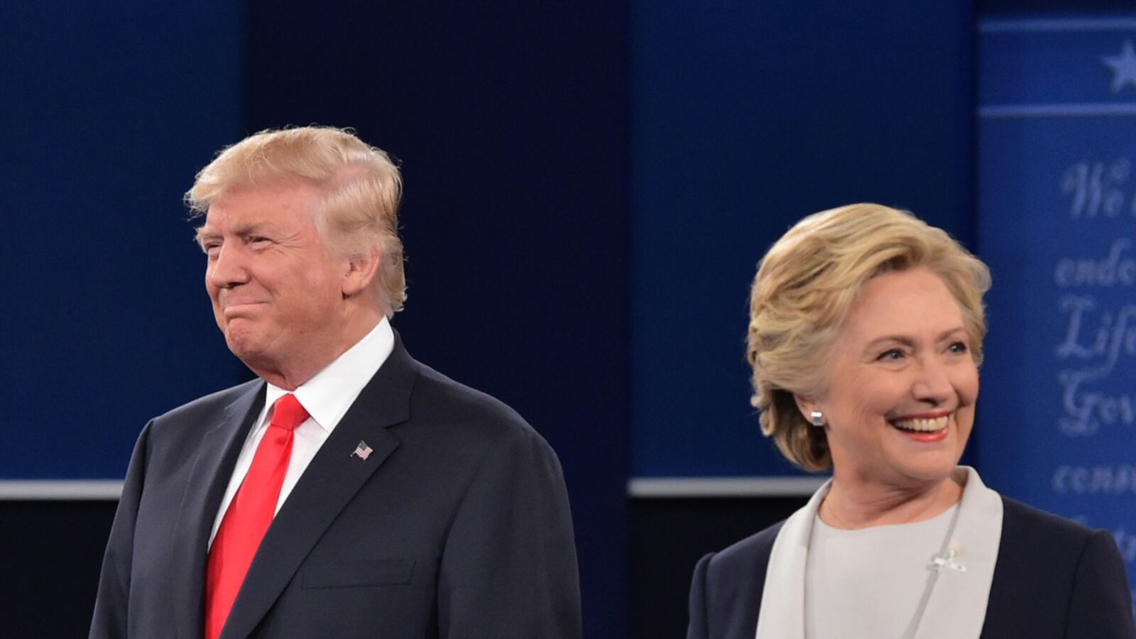 cheats/2016/11/01/new-poll-trump-leads-clinton-by-1-point/161101-clinton-trump-poll-cheat_xp6vay