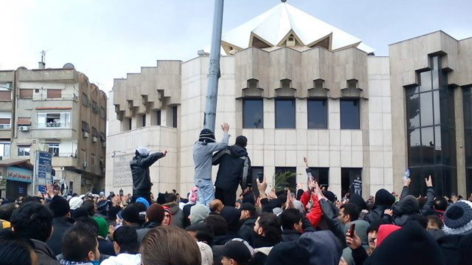 cheats/2012/02/19/syria-clamps-down-on-protests/syria-protest-cheat_e5w7gn