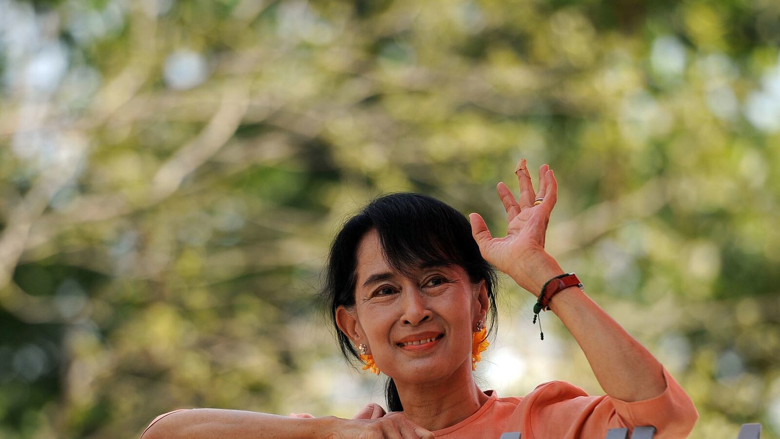 cheats/2012/04/18/burma-s-suu-kyi-to-go-abroad/aung-san-suu-kyi-travel-cheat_n1jpuu
