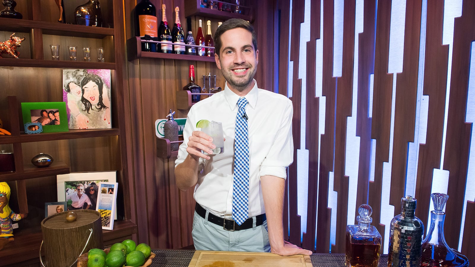 articles/2015/09/30/i-got-drunk-on-bravo-my-night-bartending-on-watch-what-happens-live/150929-fallon-watch-what-happens-tease_nwtpdm