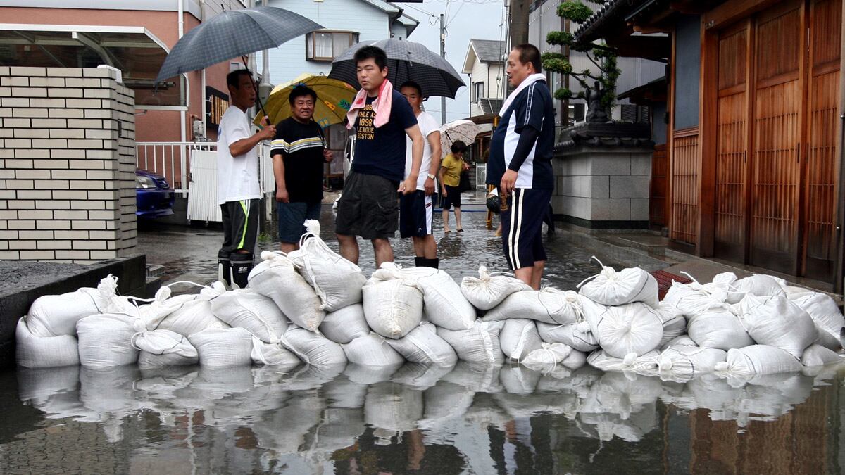 cheats/2011/09/04/typhoon-kills-20-in-japan/typhoon-talas-cheat_zxsgfl