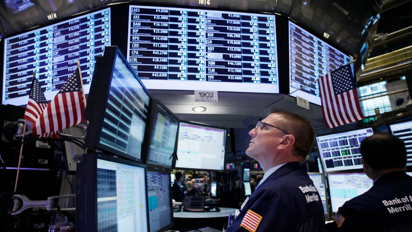 cheats/2011/12/30/stocks-have-smallest-annual-change-ever/stocks-up-on-europe-news-cheat_brcrka