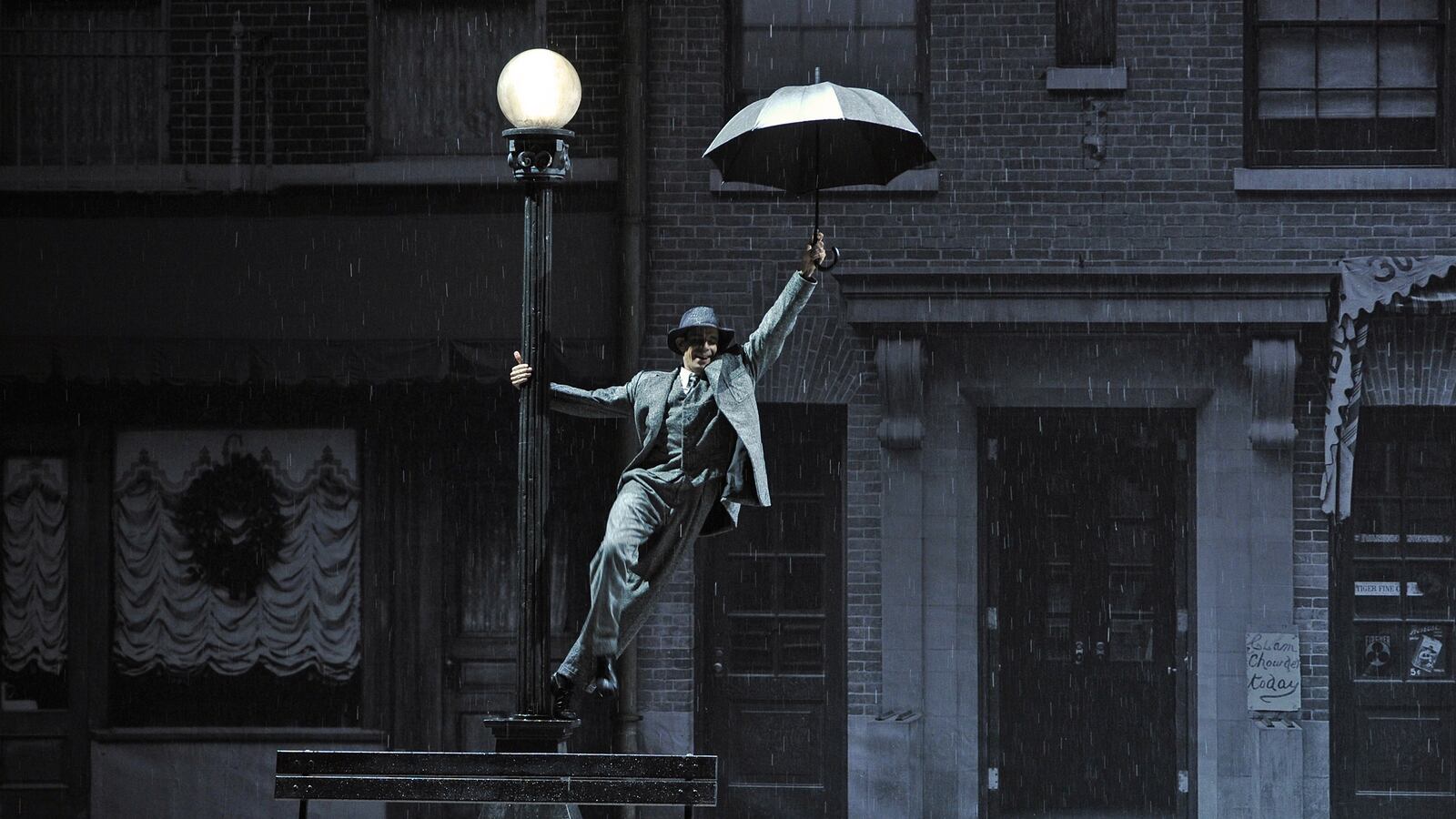 articles/2016/01/02/how-the-french-invent-american-musicals/160101-power-france-musicals-tease_tqfecm