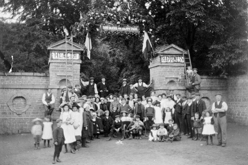 galleries/2012/06/22/downton-abbey-estates-lost-to-time-photos/downton-estates-nuttall-temple_mjjvvw