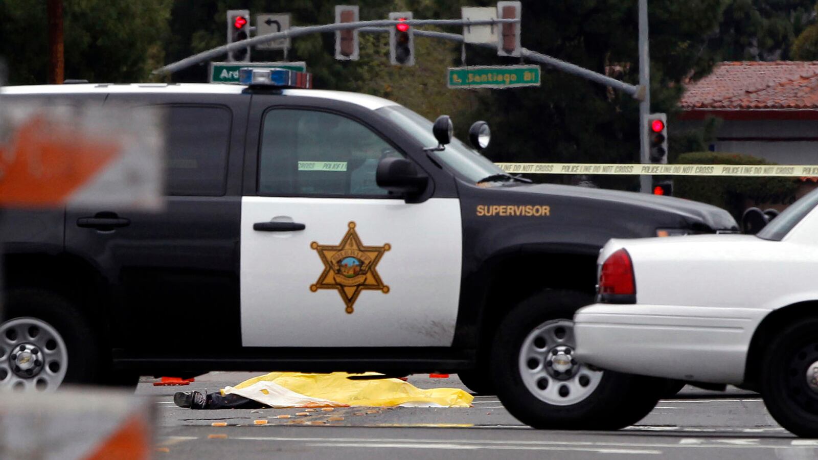 2013-02-19T120000Z_1603285242_GM1E92K092U01_RTRMADP_3_USA-SHOOTINGS-ORANGECOUNTY_giyxun