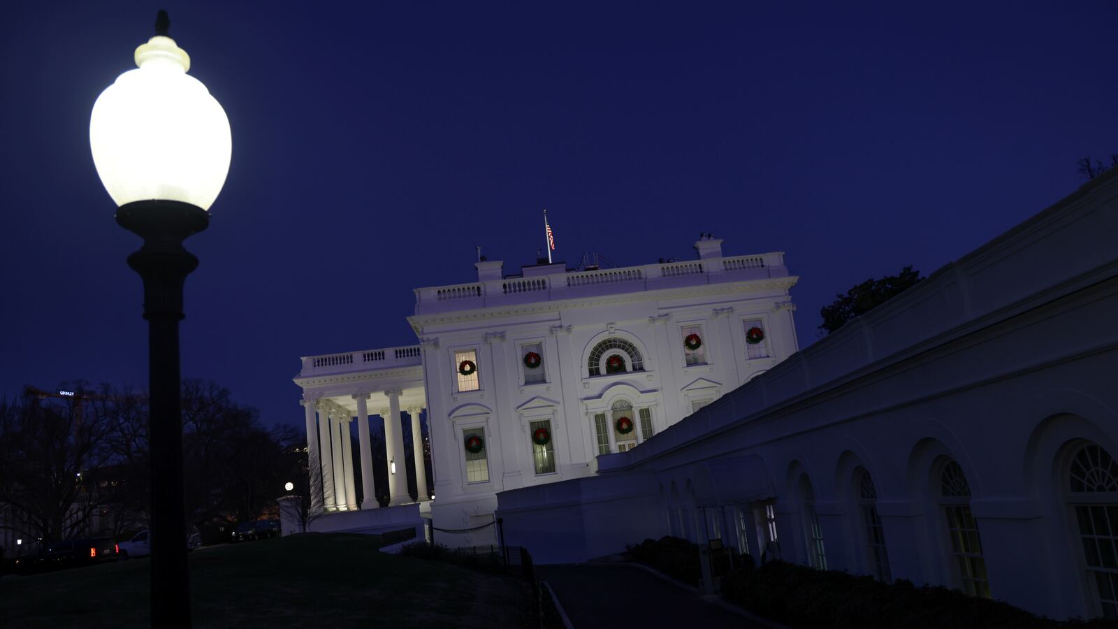 122320-trump-staff-depature-cheat_opfctv