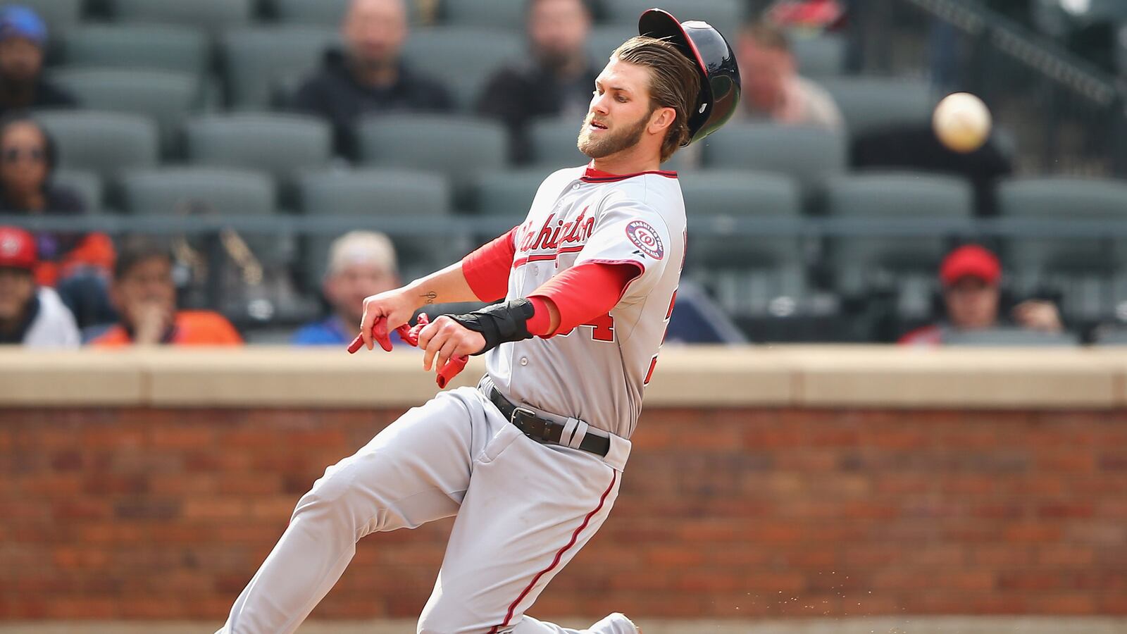 cheats/2014/04/20/bryce-harper-benched-for-no-hustle/140420-bryce-harper-cheat_xzvomc