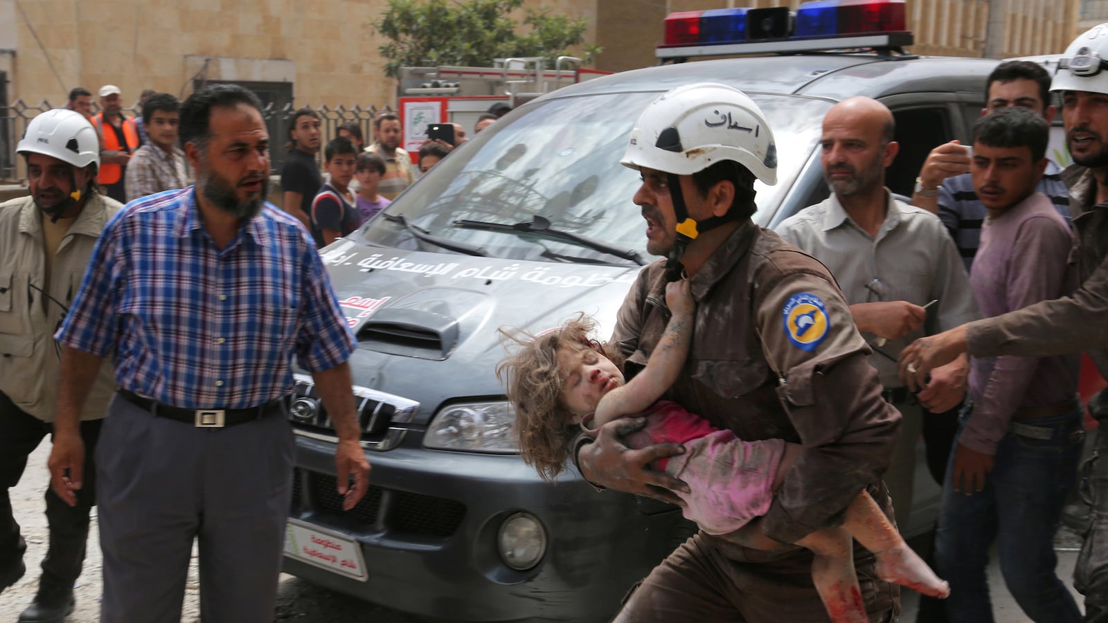 articles/2016/07/28/why-s-obama-covering-for-russian-war-crimes-in-syria/160728-gutman-syria-bomb-tease_tnrpbf