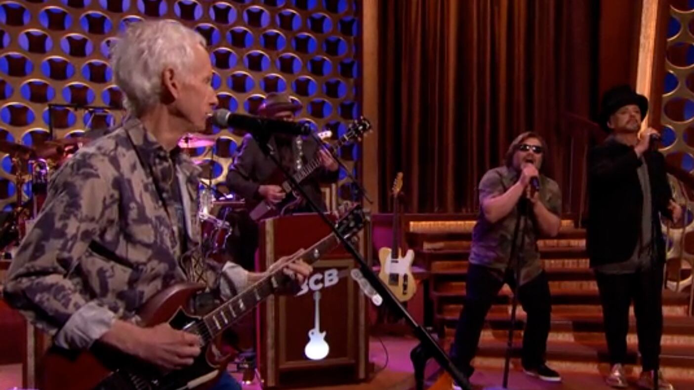 articles/2015/07/14/boy-george-and-jack-black-cover-jim-morrison/150714-viralvid-doors-tease_to3dsh