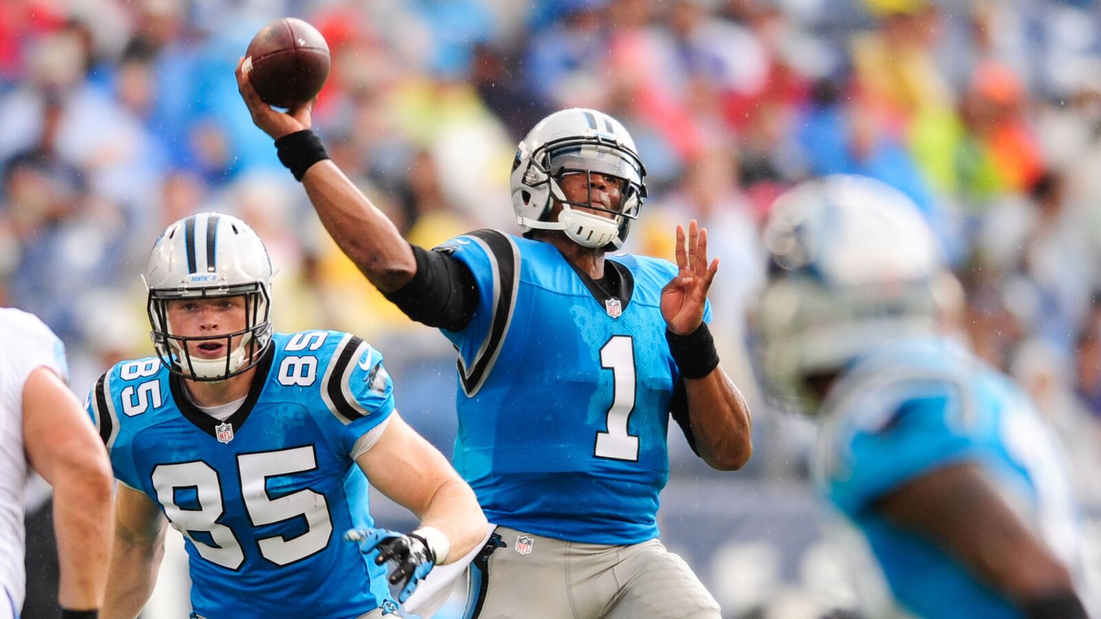 articles/2016/09/08/nfl-kickoff-2016-panthers-vs-broncos-how-to-watch-the-live-stream-online/160907-social-nfl-first-game-tease_vpfc1k