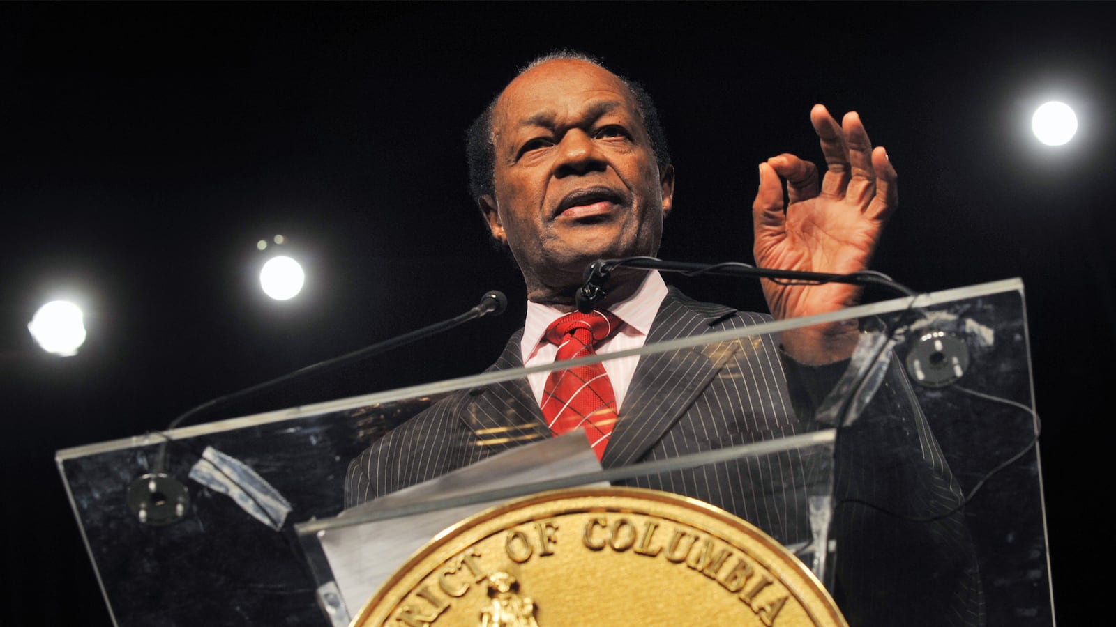 articles/2014/11/23/hizzoner-marion-barry-was-a-towering-yet-flawed-political-titan/141123-grove-marion-barry-tease_qzsw4b