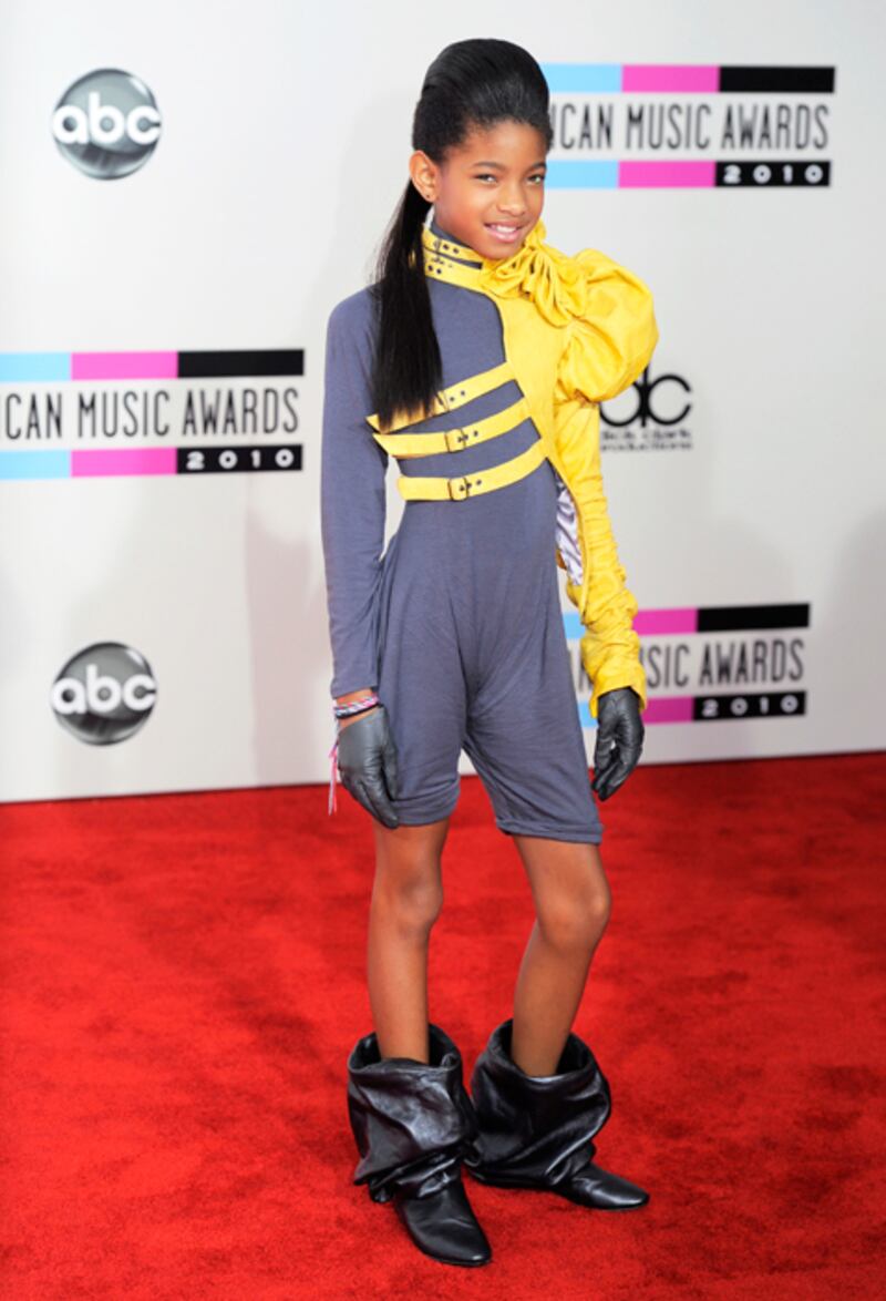 galleries/2010/11/21/american-music-awards/amas---willow_bmbdlj