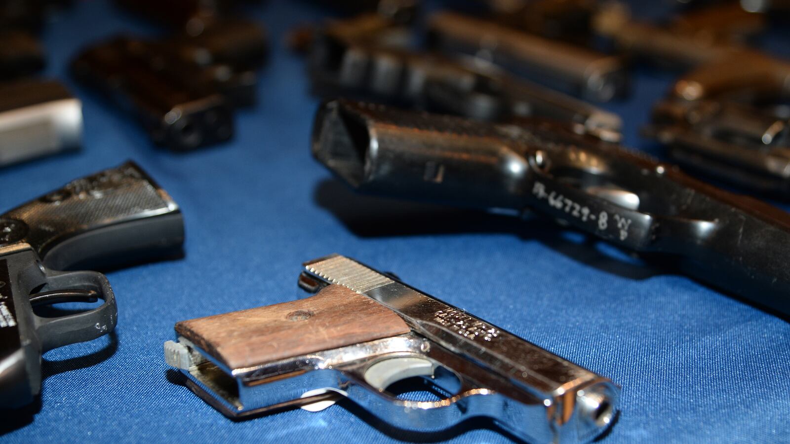 articles/2013/09/18/why-don-t-we-have-a-database-on-gun-deaths/130917-_Zadrozny-Gun-tease_imjc8i