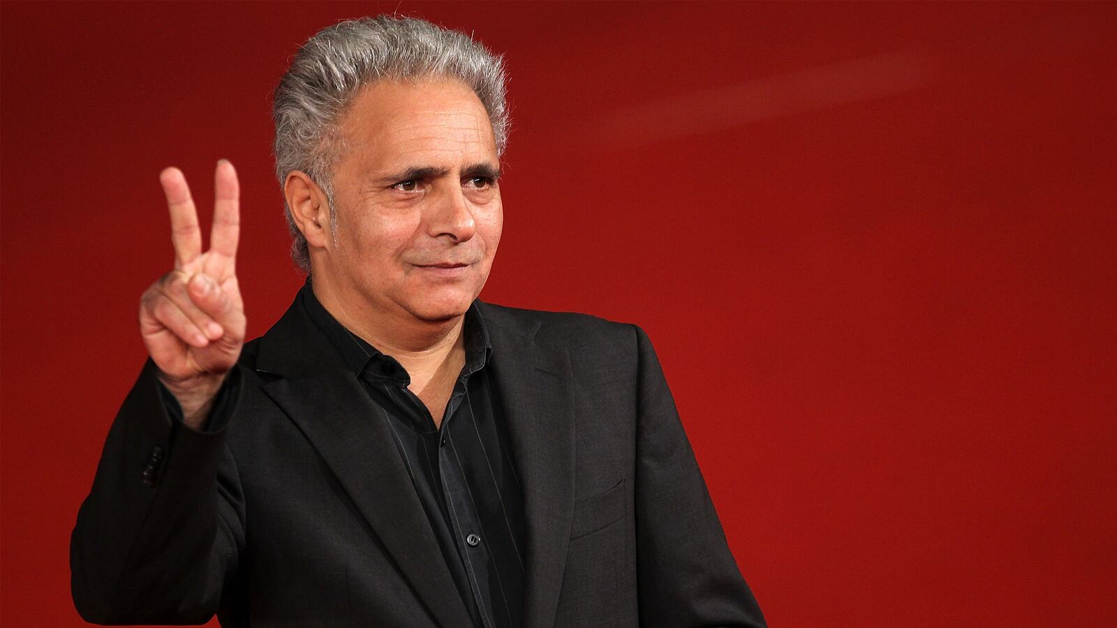 articles/2014/11/06/a-novel-about-a-novelist-like-naipaul/141106-platt-Hanif-Kureishi_twpo9g