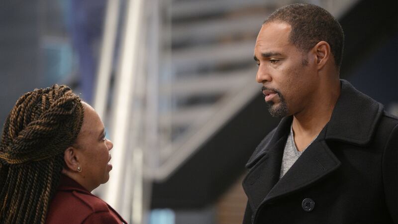 Chandra Wilson and Jason George talk in a still from ‘Grey’s Anatomy'