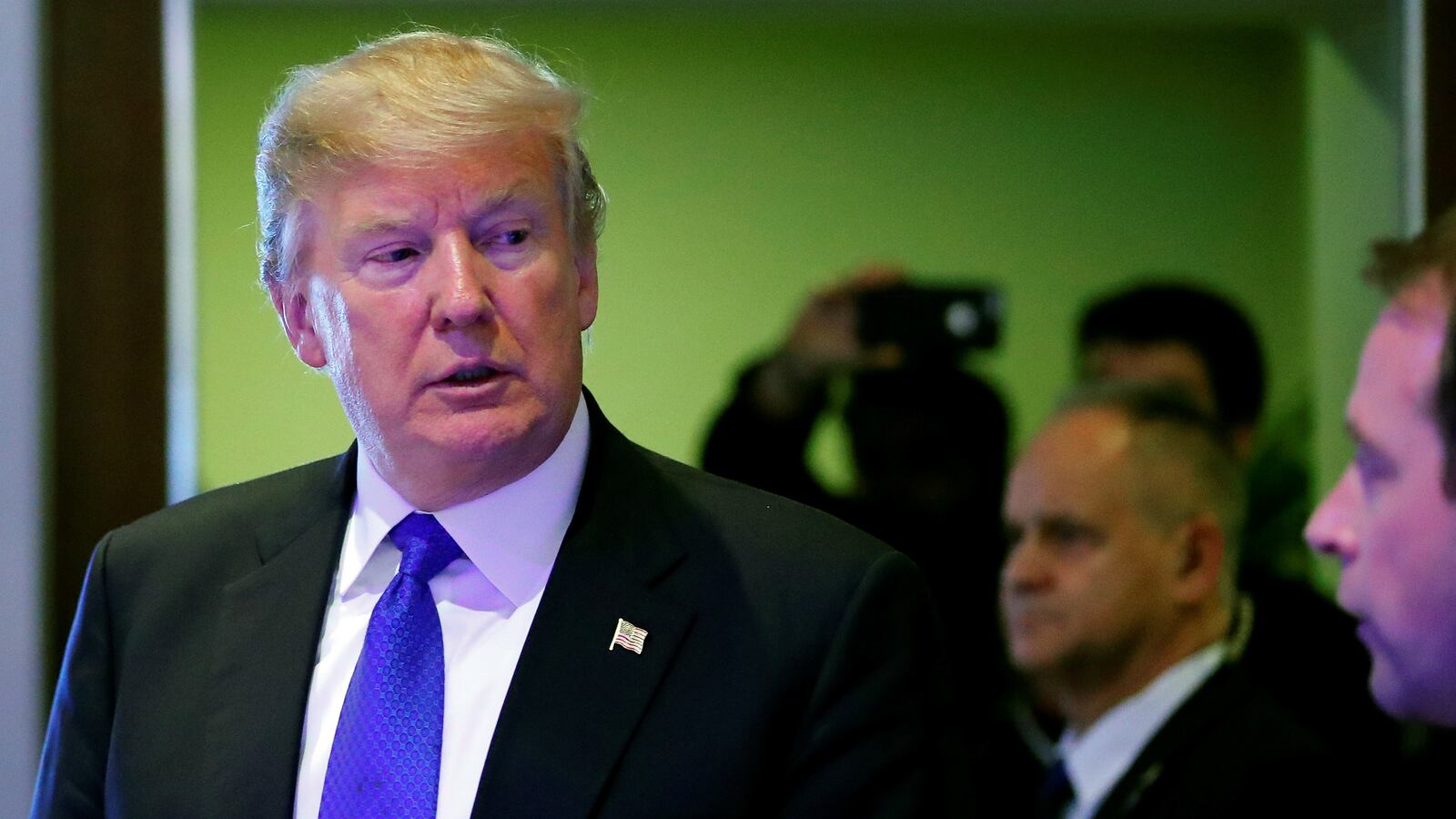 180125-trump-britain-first-apology-cheat_zilz8r