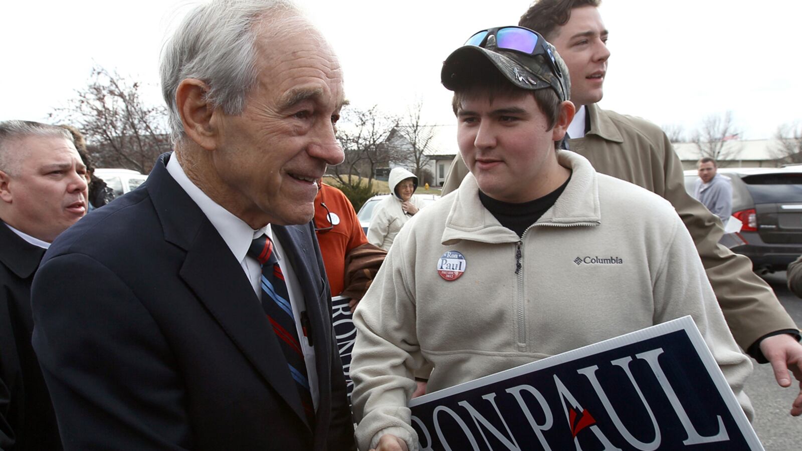 articles/2012/01/02/ron-paul-gives-des-moines-rally-attendees-a-chiding/ron-paul-warmth-deficit-grove_zzevpk