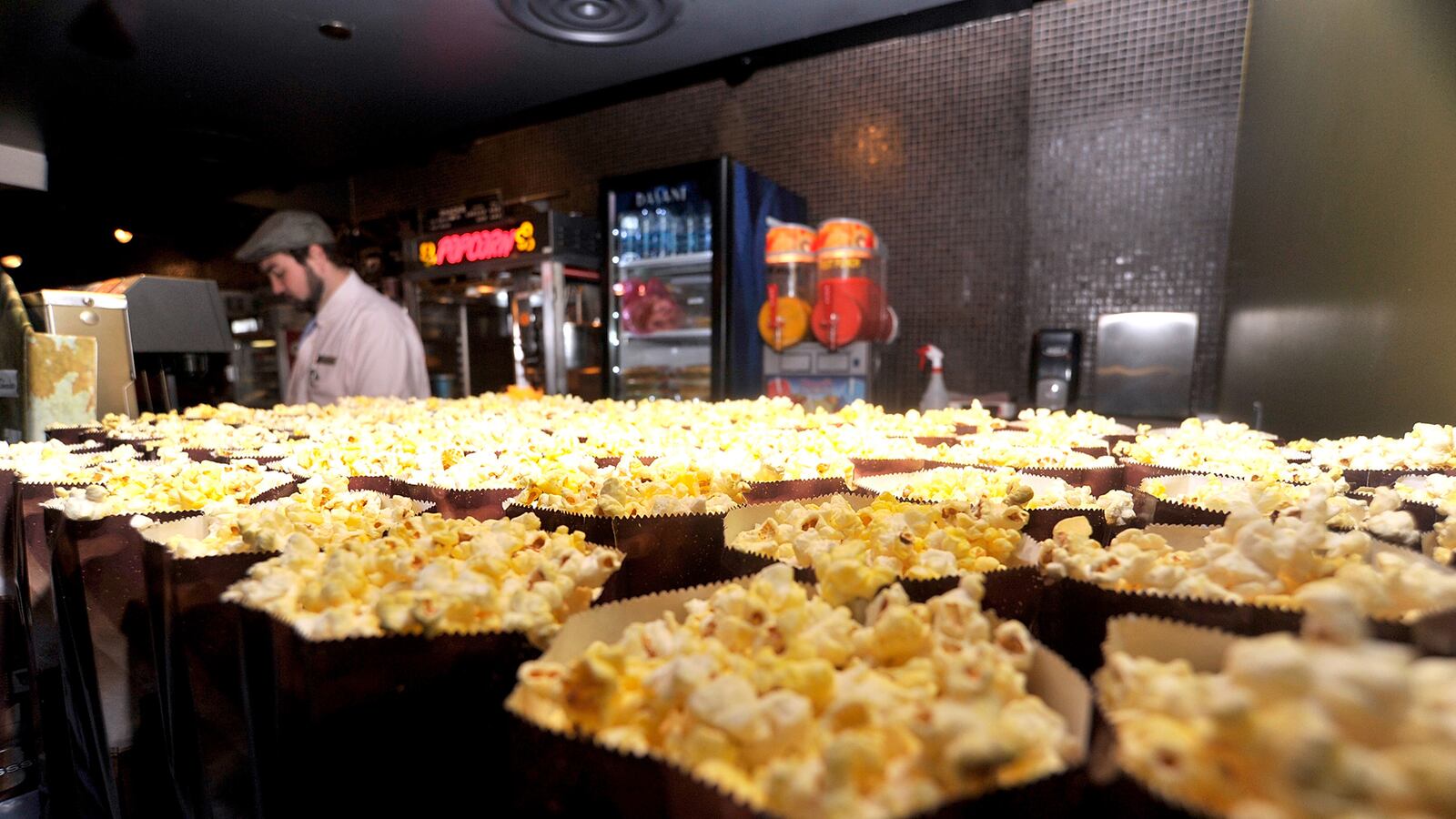 articles/2012/04/08/the-freedom-to-be-fat-the-politics-of-movie-popcorn-obama-the-fda/tomasky-FDA-politics-popcorn_etuauh