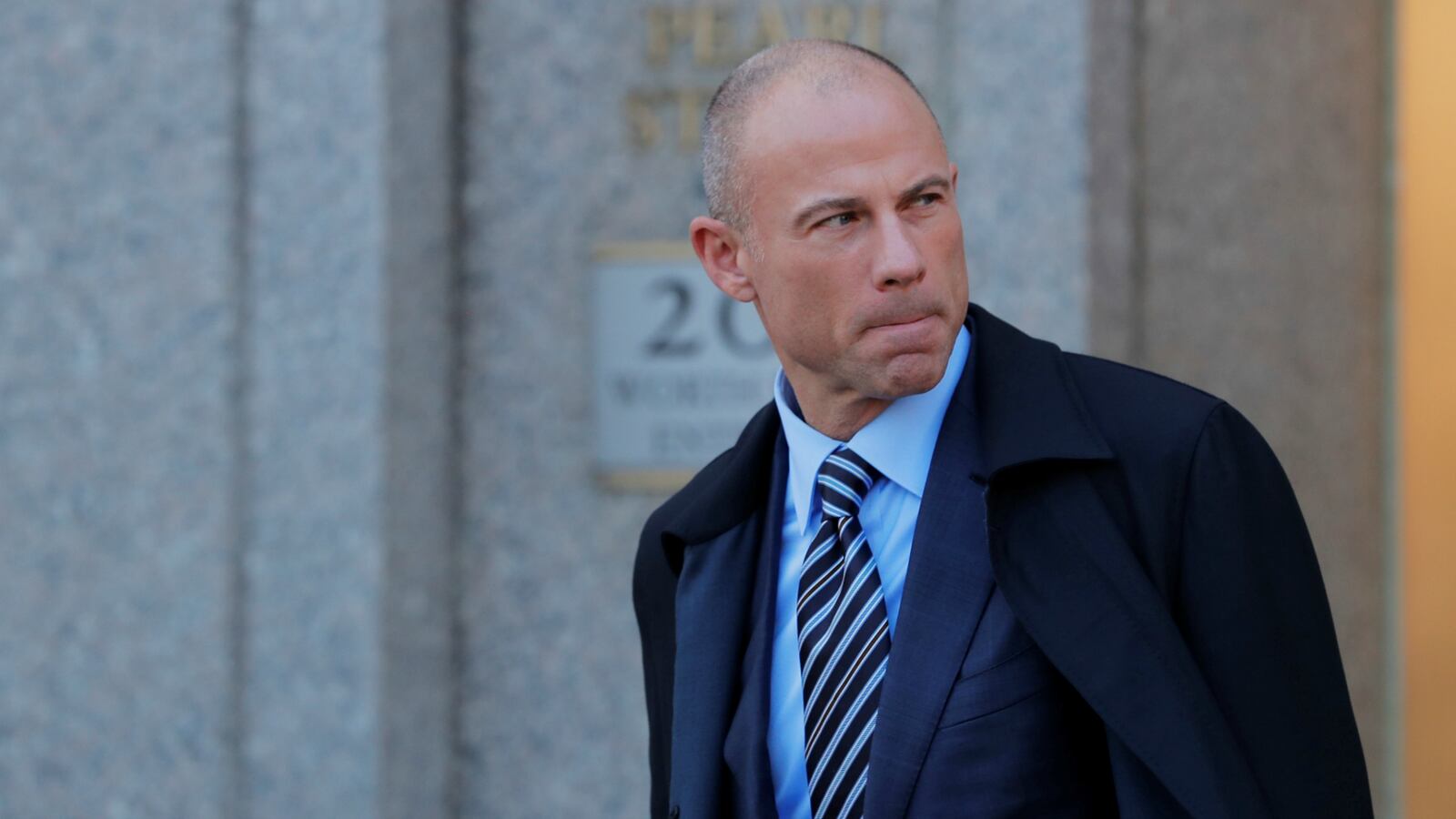 avenatti_tq9qp9
